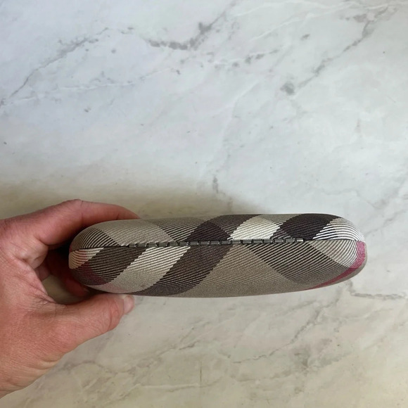 BURBERRY Glasses Case - Picture 3 of 6